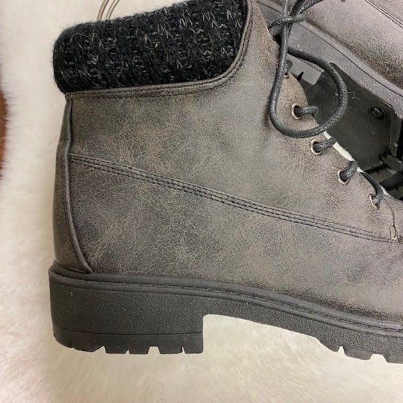 Blue Suede Shoes Sweater Top Lace Up Boots Chunky Heel, size 10 - Picture 6 of 11